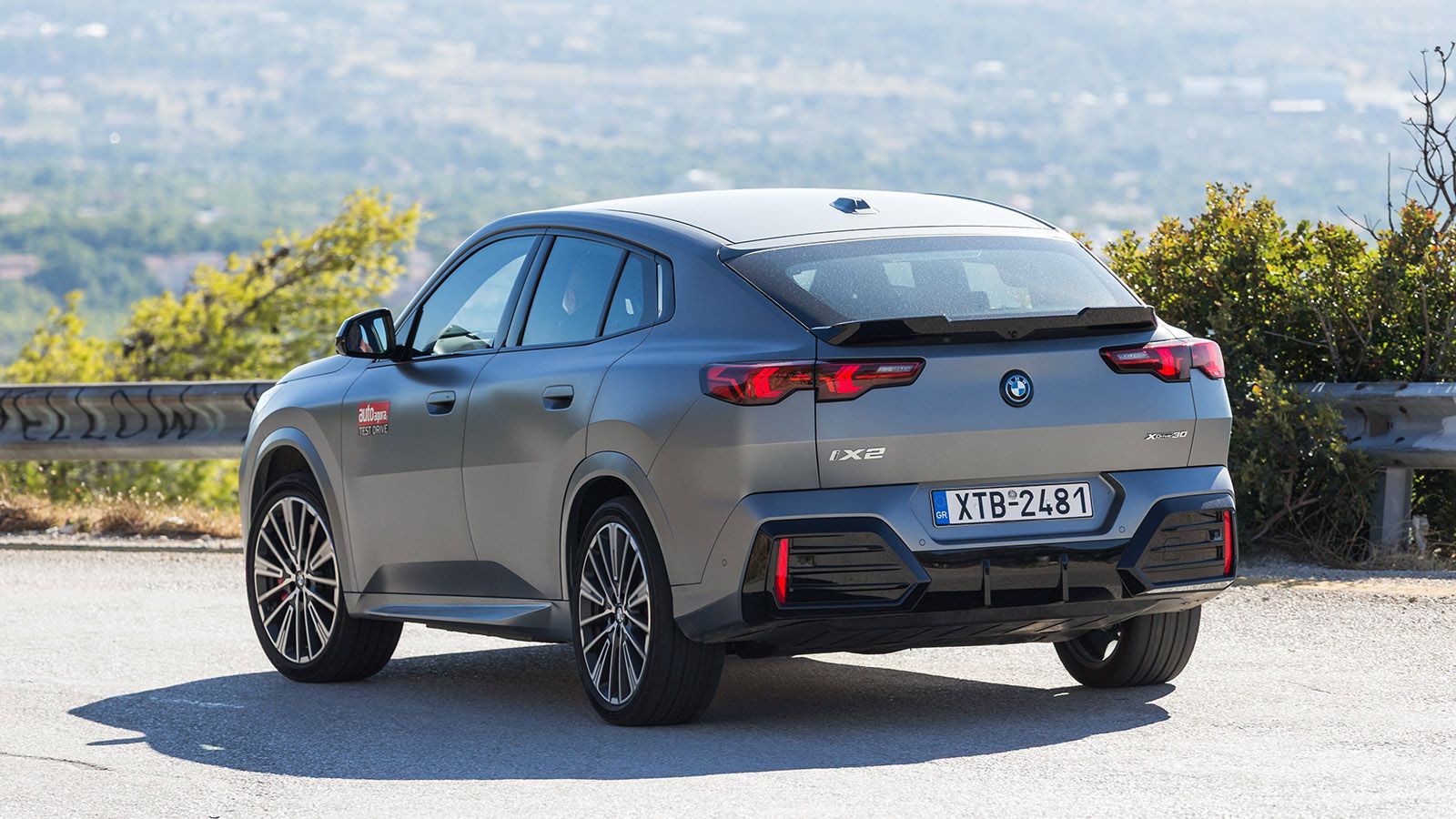 Δοκιμή BMW iX2 xDrive30 313 PS: Συνδυάζει επιδόσεις και άνεση